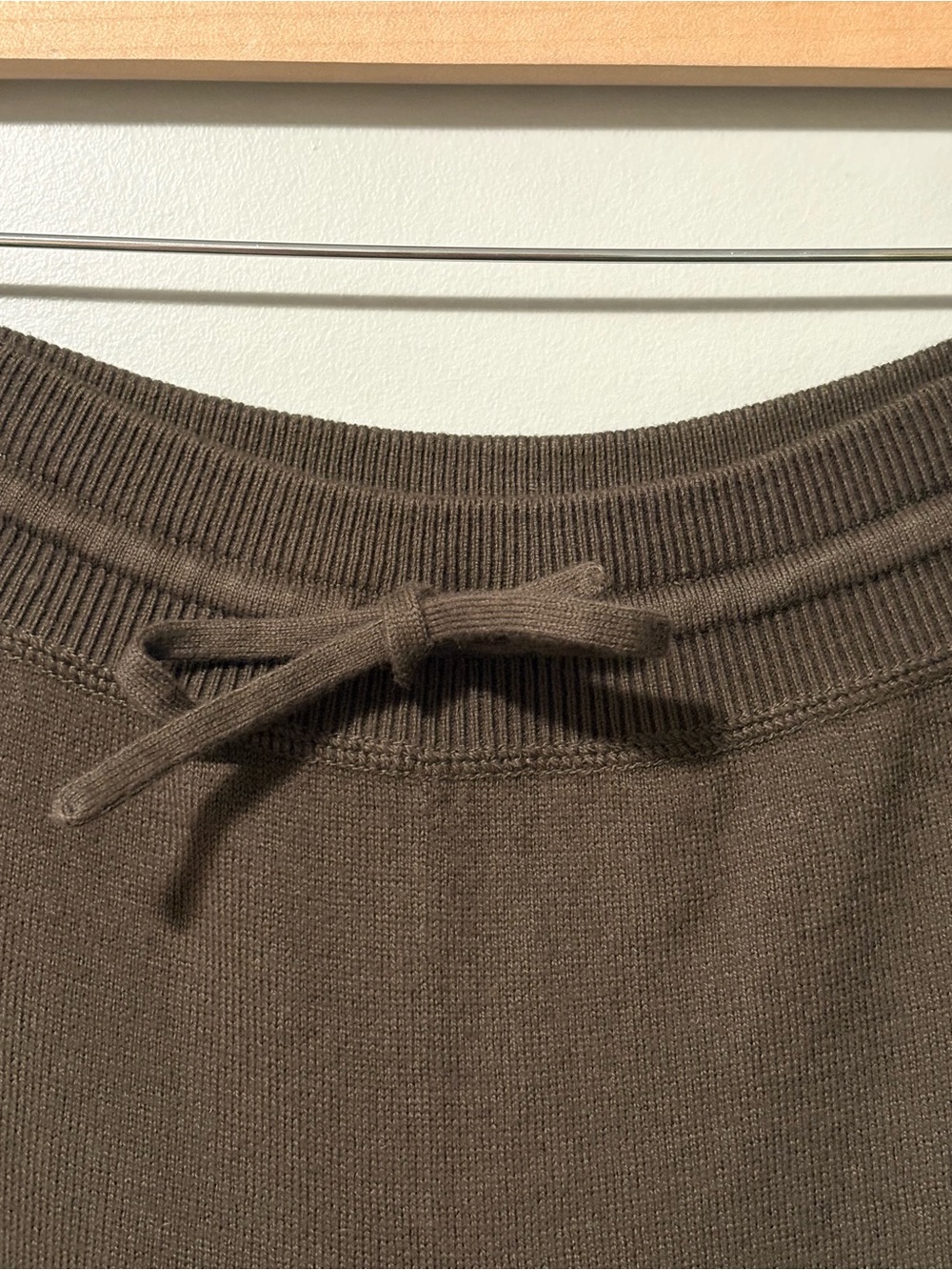 Vince Wide-Leg Crop Cotton Lounge Pants Olive Drab - Picture 5 of 9